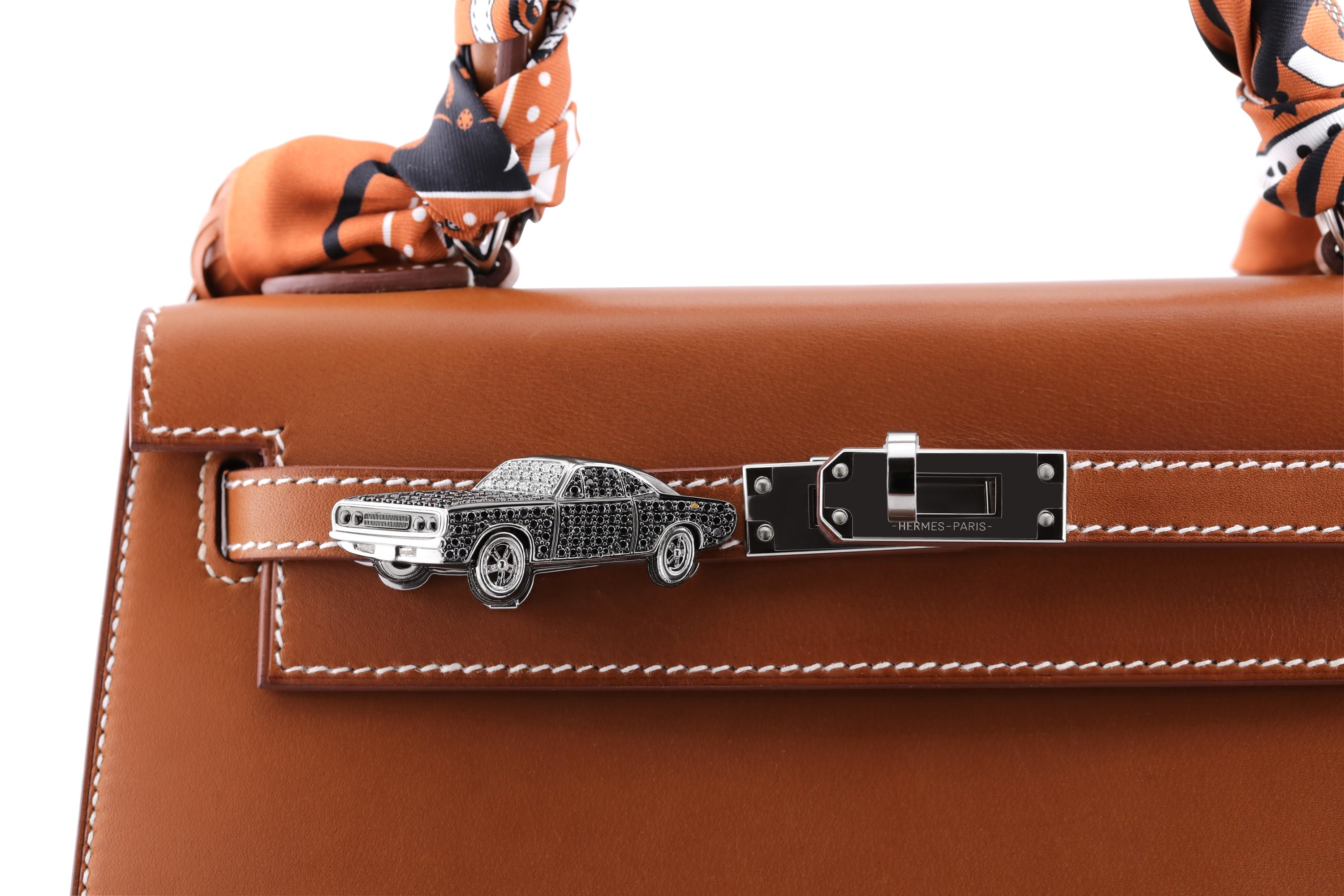 CHALLENGER BAG CHARM