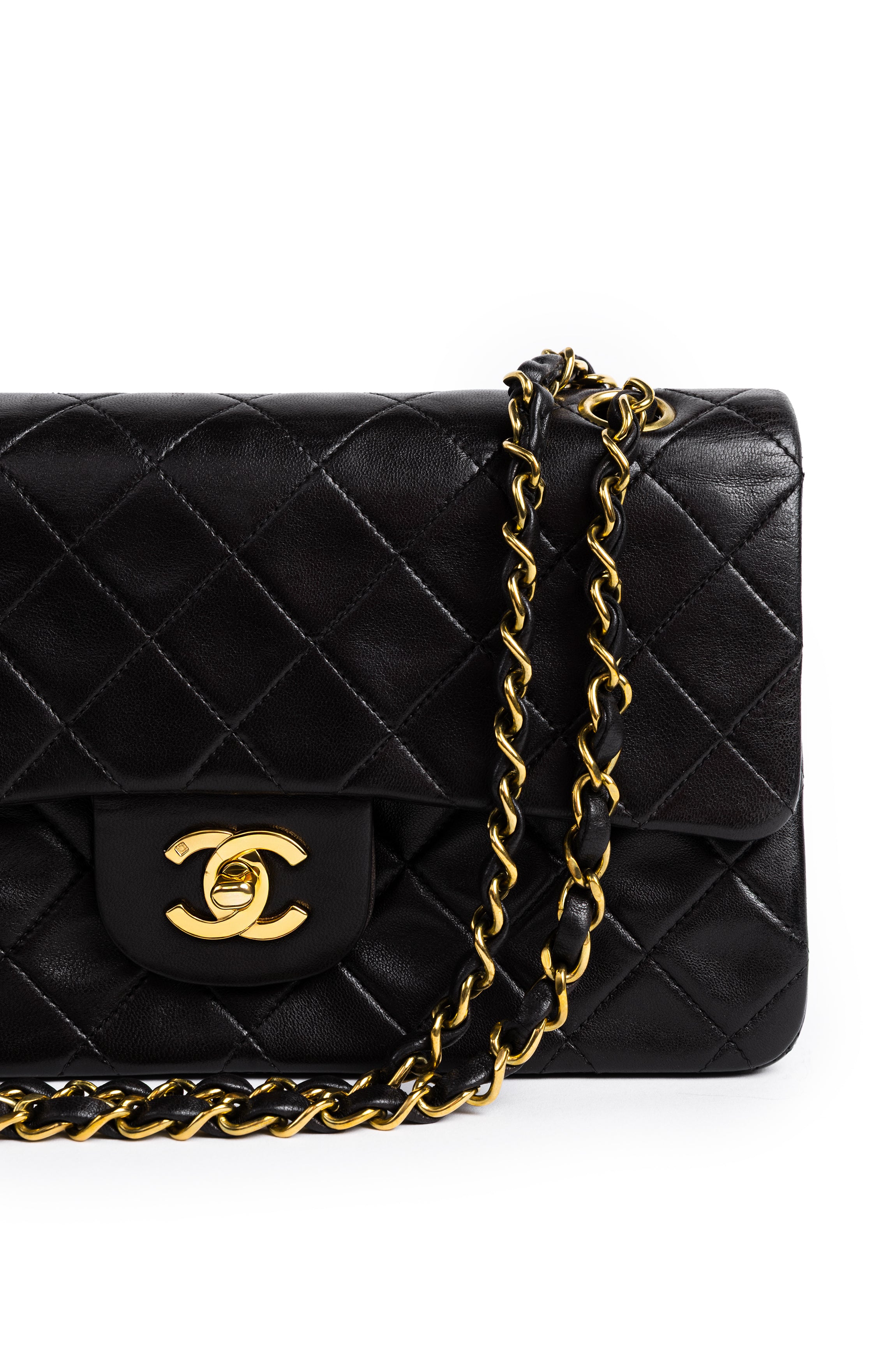 CHANEL CLASSIC FLAP BAG